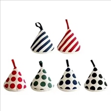 Thickened heat-insulating earmuffs